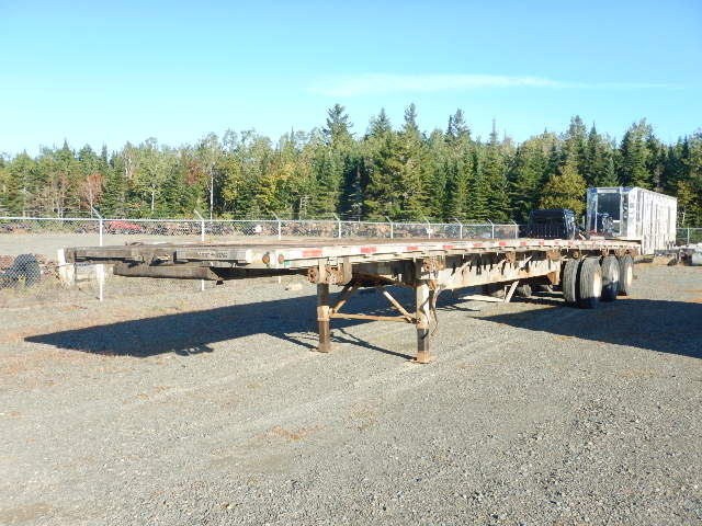 2014 Lode King 53' tridem flatbed. Damaged on right rear outer rail and some bent X-member ends in same area. Decent tires. Repairable salvage title. Selling as is.
Unit# 22-109