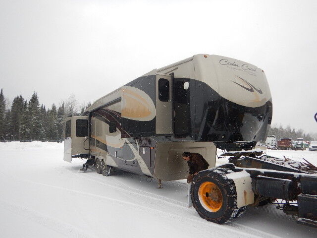 2011 Forest River/Cedar Creek 36RD5S RV trailer. Touring edition. 5 slide-outs. Clean title
Unit# 22-144