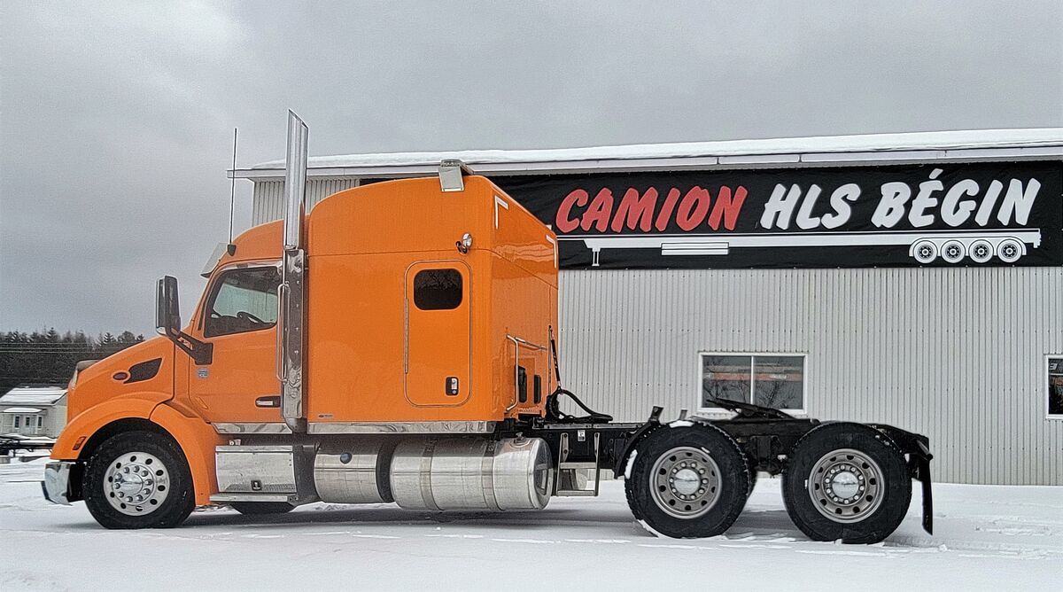 SPECIFICATIONS - TRUCK:

- Stock number: M2552
- Brand: PETERBILT
- Model: 579
- Year: 2017
- Mileage: 1,037,379
- Number of hours: 20968.9
- Exterior color: ORANGE
- Interior color: TAUPE
- Doors: 2
- GVWR: 23746 KG / 52,350 LBS
- Exhaust: DUAL
- Filter: INTERNAL
- Engine: PACCAR MX13 12.9L
- Power: 500HP
- Torque: 1,650 @ 900
- Jacob engine brake: YES
- Brakes: AIR, DRUM
- Front wheels: 22.5 X 8.25
- Rear wheels: 22.5 X 8.25
- Front tires: 11R22.5
- Rear tires: 11R22.5
- Axle spread: 52''
- Front axle: 5602.0 KG / 12,350 LBS
- Rear axles: 40,000 LBS
- Traction: 3/4 LOCK
- Transmission: 18 SPEED, EATON FULLER
- Differential: EATON 40,000 LBS
- Ratio: 3.58
- Suspension: PACCAR
- Chassis: SINGLE
- AC: 93''
- Bed: 68 ''
- Wheelbase: 234 ''
- Equipment:
- S.A.A.Q.: valid until 03/2023
- Price on request only

GARAGE HLS BEGIN
8615 127TH STREET EAST,
SAINT-GEORGES, QC G5Y 5B9
PIERRE FORTIN, SELLER 418-209-3652
IF BUSY MICHAËL BÉGIN, SELLER 418-225-6990

#mack #volvo #western #kenworth #sterling #freightliner #freight #gmc #ford #dodge #peterbilt #inter #international #autocar #isuzu #fuso #westernstar #hino #MX13 #paccar
