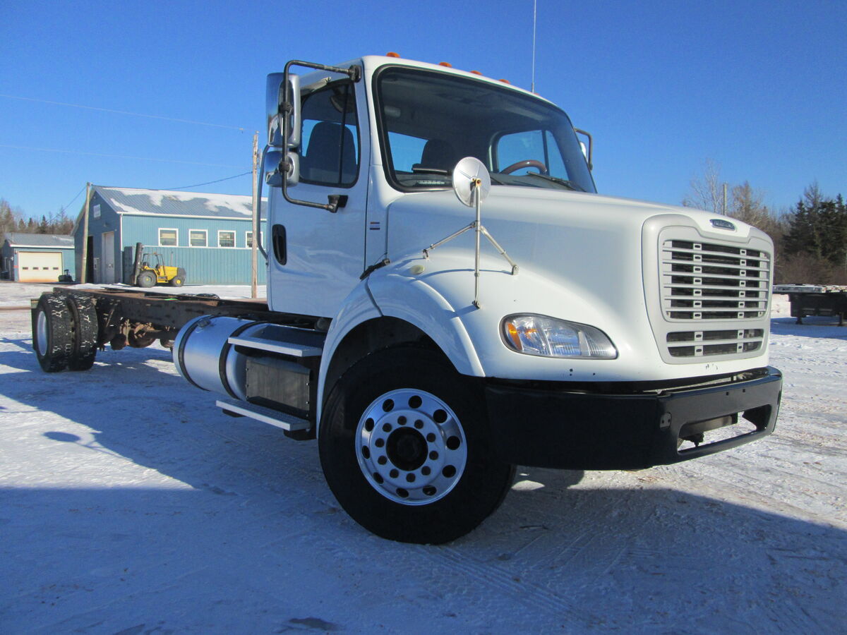<p>#2705  2017 Freightliner M2-112 cab & chassis, single axle, Detroit DD13 370HP engine, Eaton FRO14210C Manual 10 speed transmission with overdrive, Differential RS23-161 ratio 3.58, front axle 12000lbs rear axle 23000lbs, bud aluminum steel wheels, 11R22.5 tires (wear remaining front 80% rear 70%), air ride suspension, wheel base 295