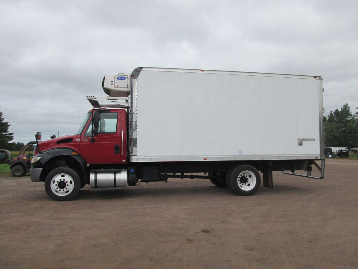 #2662  2015 International 4300 reefer box truck, Cummins ISB 240HP engine, 6 speed Allison automatic transmission with overdrive and PTO, Ratio 5.57 Axle ratings 10000lbs front 18500lbs rear, bud steel wheels, Tires 255X70X22.5 (Front New, Rear 70% wear remaining), \spring suspension, hydraulic brakes, wheel base 204